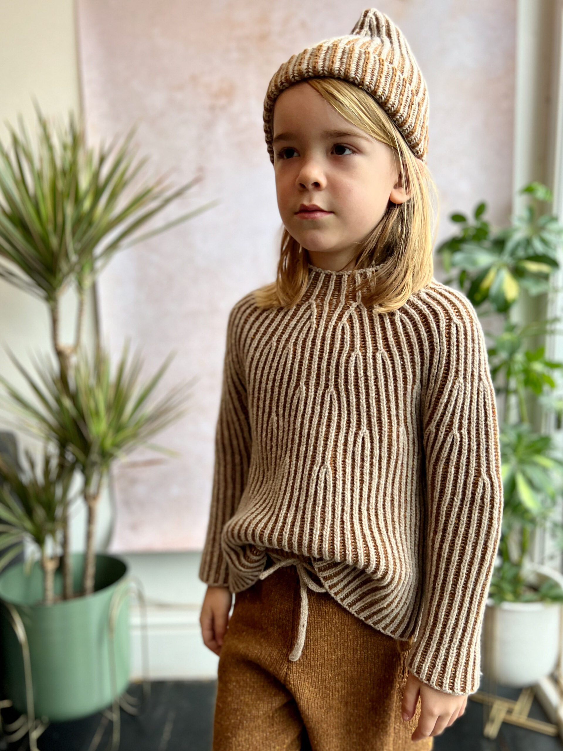 AFON Pullover Kids Farbe Malt / Toffee, Mallow / Paprika von Mabli
