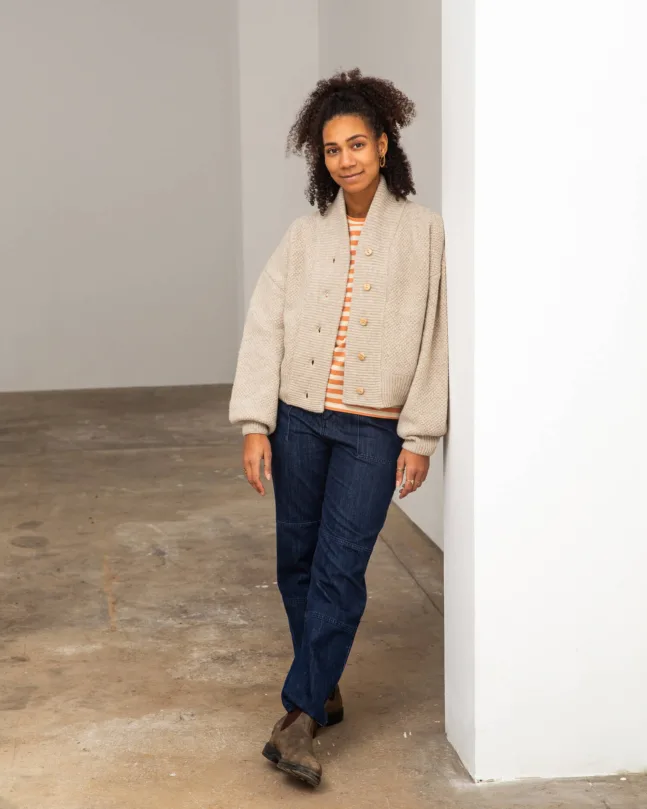 Wool Bomber Jacket en Alabaster et Chestnut par Matona