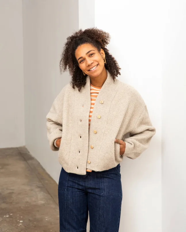 Wool Bomber Jacket en Alabaster et Chestnut par Matona