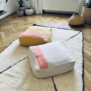 handgefertigtes Bodenkissen aus Baumwolle von LEY!