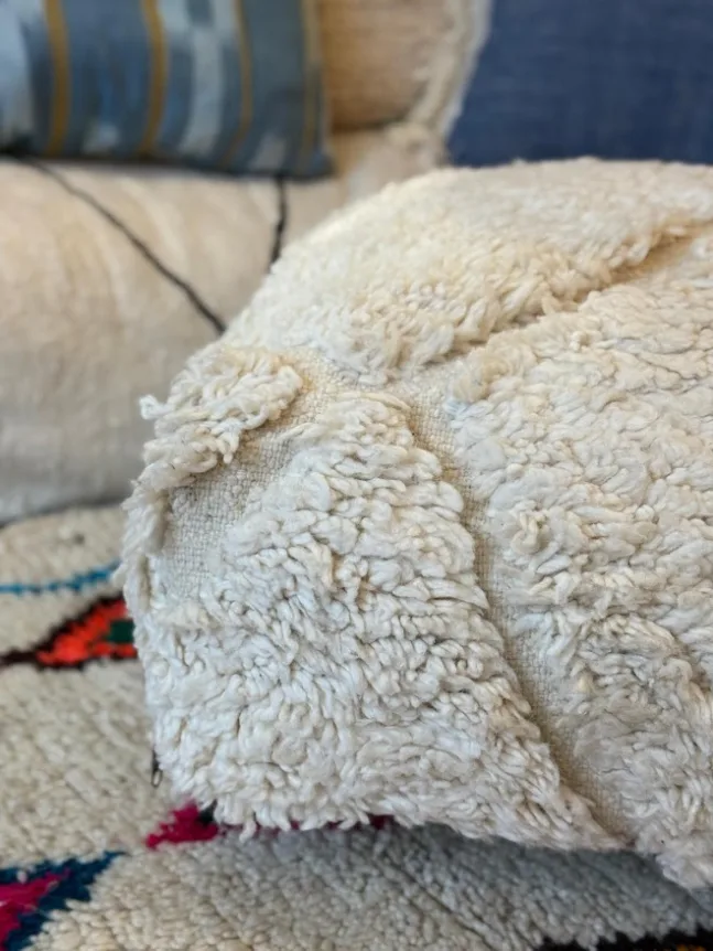 Offwhite Marokkanischer Boujaad Pouf von NOMAD BY LIV
