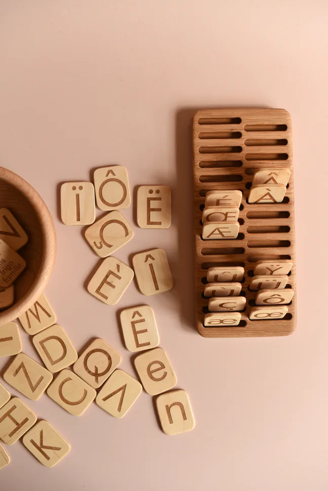 Letter Board mit Französische Basisschrift - nach Montessori von Threewood
