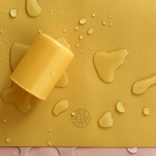 Set de table, matelas à langer en jaune / beige par studio huske