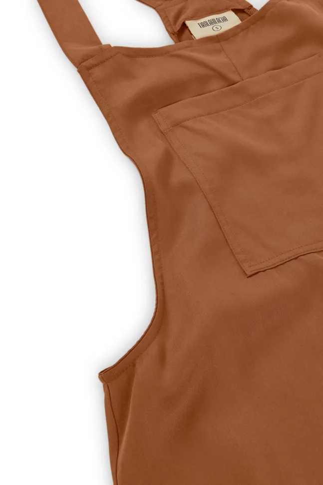 HYUNA Latzhose in Terracotta und Nanvy von Tiralahilacha