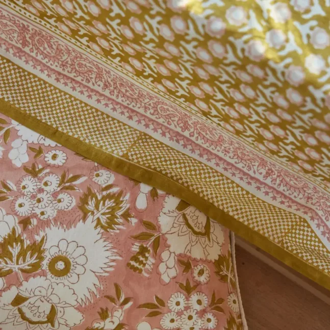 Nappe Isha Olive à imprimé floral par Bonheur du Jour Paris