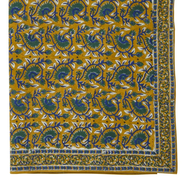 Lotus Curry Tischdecke mit Blumenprint von Bonheur du Jour Paris