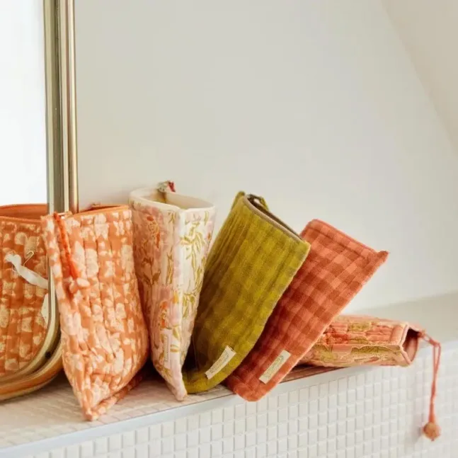 Kleine Pouch von Bonheur du jour in kariertem Stoff