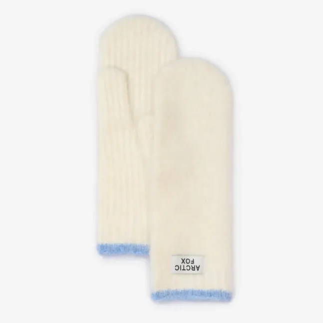 Crafted from RAS (Responsible Alpaca Standard) certified alpaca wool, each piece offers exceptional warmth, buttery softness and a naturally breathable feel that keeps you cosy without overheating, no matter the setting. The seamless construction across the range support a zero waste production process and responsible craftsmanship. Available in 2 colourways. Also available are matching alpaca mittens, skinny scarves, and zip balaclavas (sold separately) Fabric: 59% Alpaca Wool (RAS), 20% Acrylic, 19% Nylon, 2% Spandex Plastic free packaging: arrives in our new 100% paper protective bags.