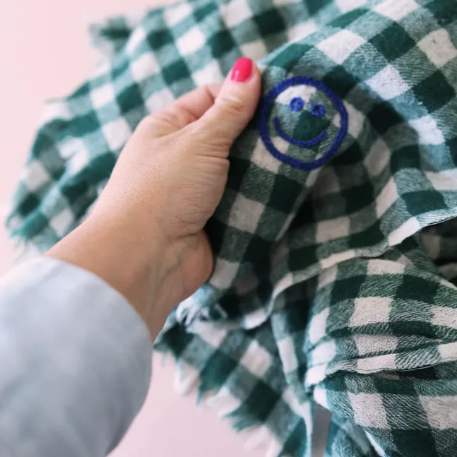 Schal aus reiner Wolle im grünen Karo von Lili Pepper