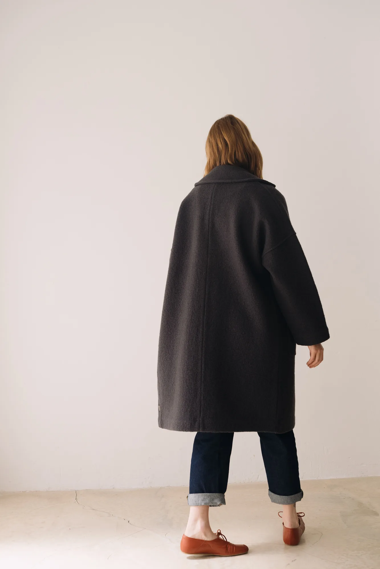 TW607-K12_11 Merinowoll-Mantel lang in Beige und Grau von Tiralahilacha