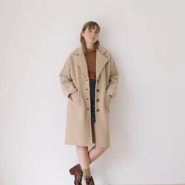 Merinowoll-Mantel lang in Beige und Grau von Tiralahilacha